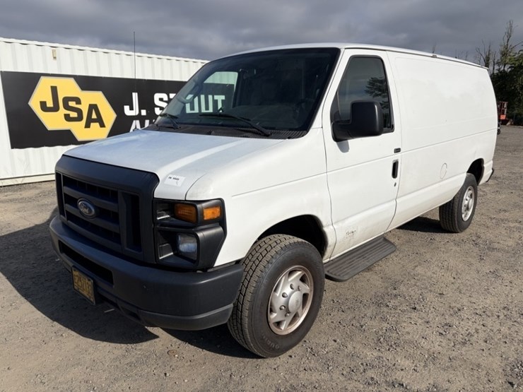 2013-ford-e350-image-1