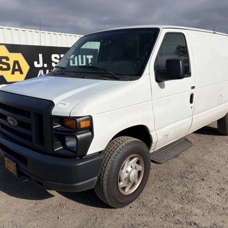 2013 FORD E350