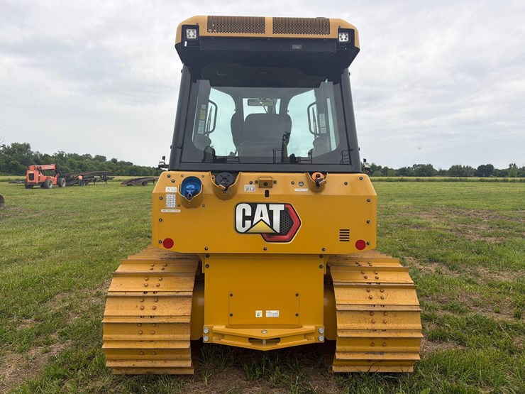 caterpillar-d1-lgp-image-8