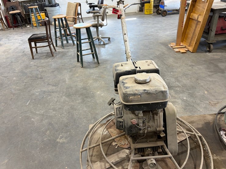 #1814-•-36"-power-trowel-w/-8hp-honda-image-4