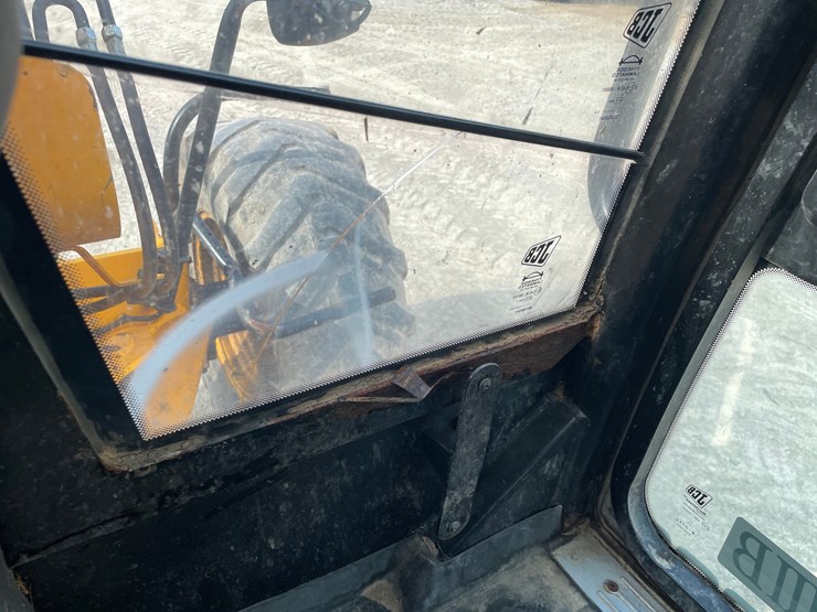 jcb-tm320-image-45