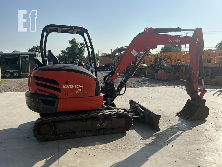 2021-kubota-kx040-4-image-5