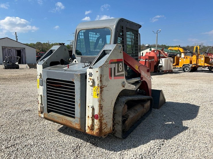 2016-takeuchi-tl8-image-4