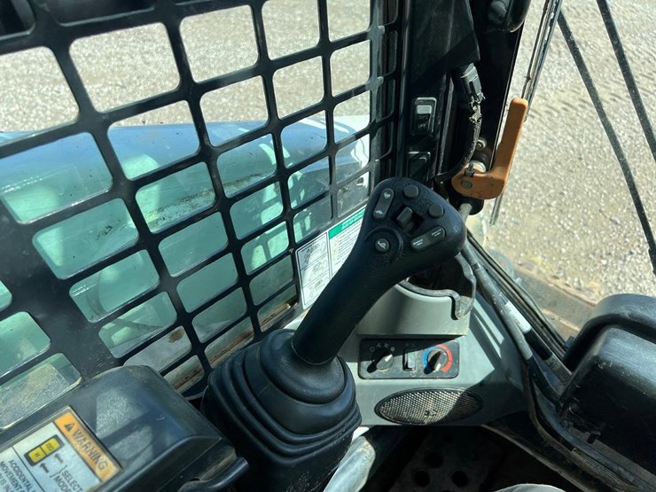2019-bobcat-t870-image-25