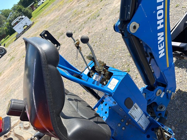 new-holland-boomer-40-image-8