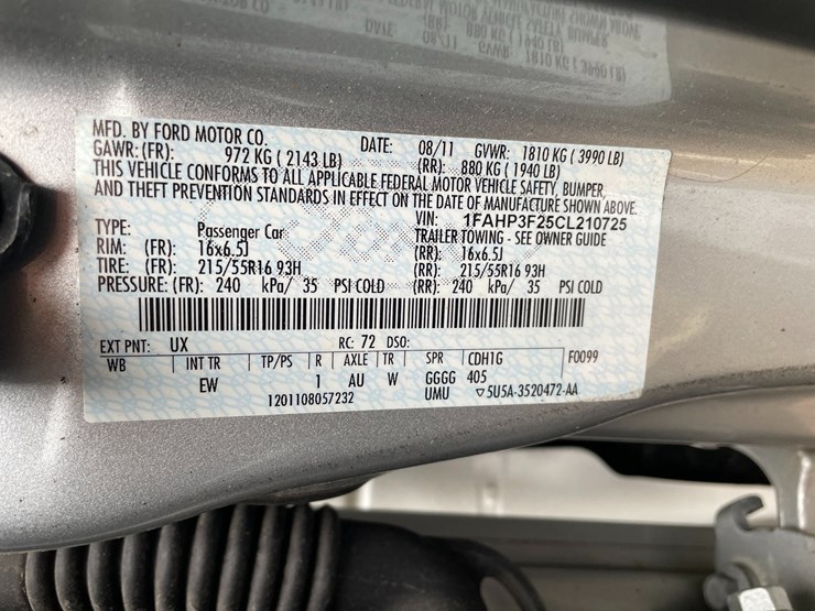 #2797-•-2012-ford-focus-se-sedan-image-39