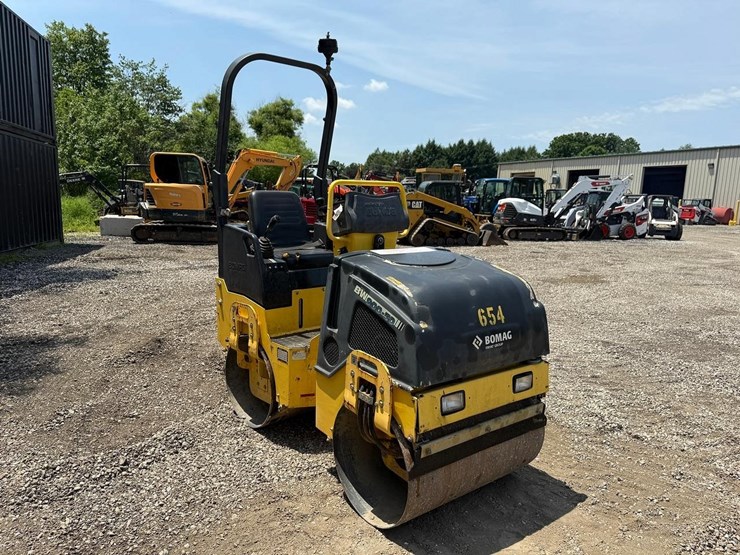 2017-bomag-bw900-50-image-6