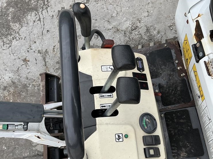 2023-bobcat-e10-image-14