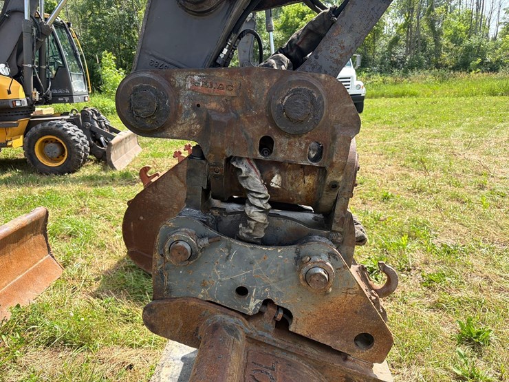 volvo-ew180b-image-19