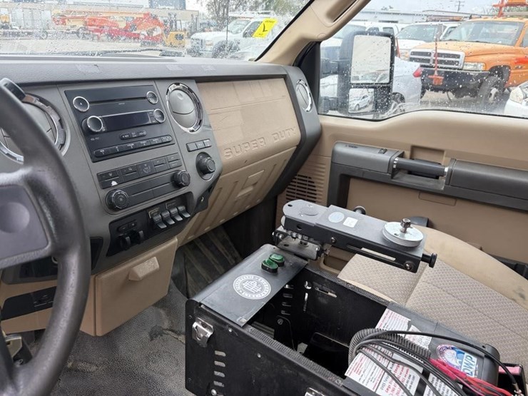 2011-ford-f350-image-18