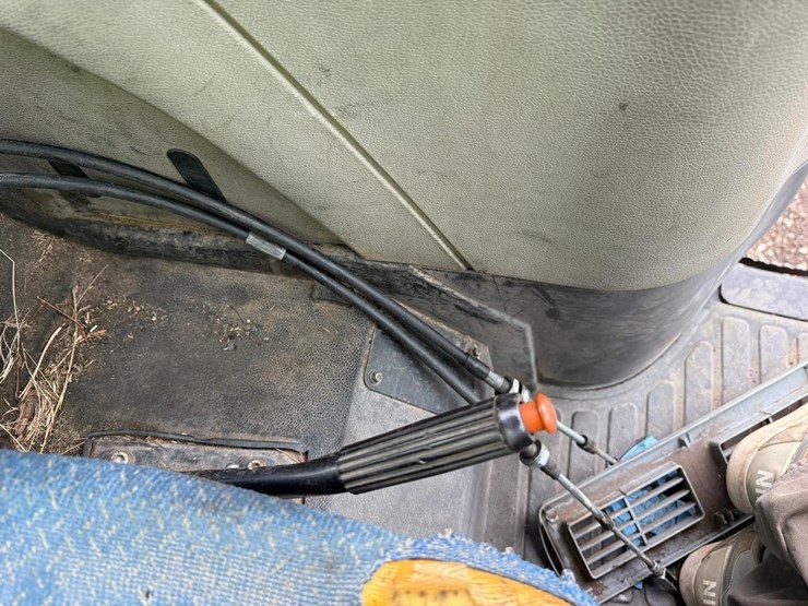 new-holland-t4030-image-30