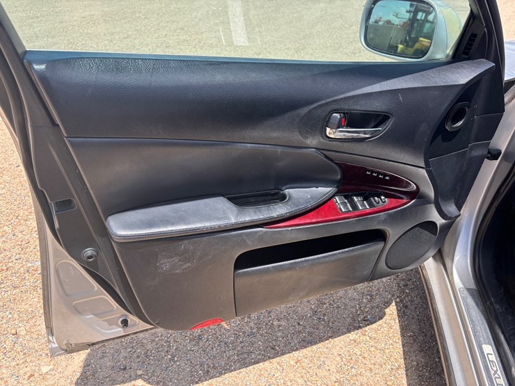 #84005-•-2005-lexus-gs300-image-11
