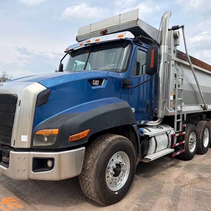 2015 CATERPILLAR CT660L