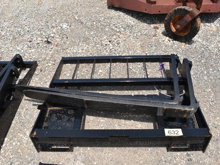 skid-steer-pallet-fork-image-1