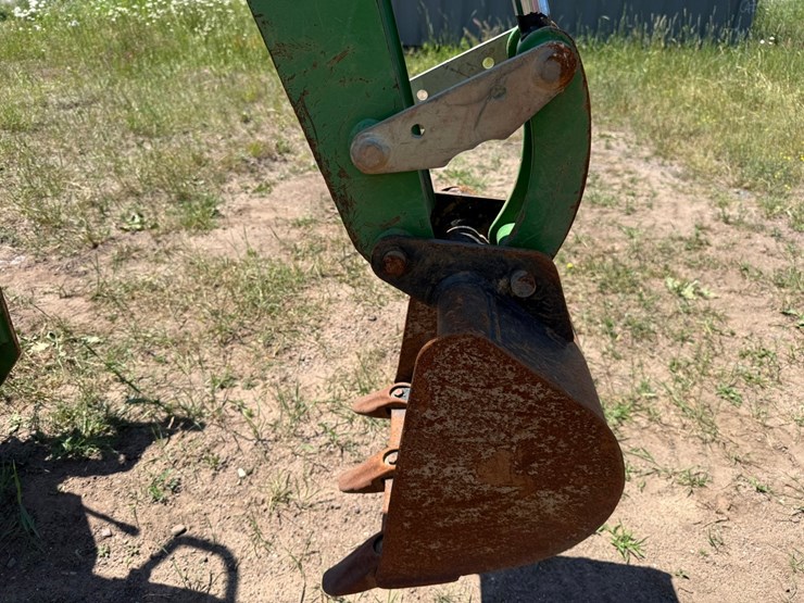 john-deere-3032e-image-40