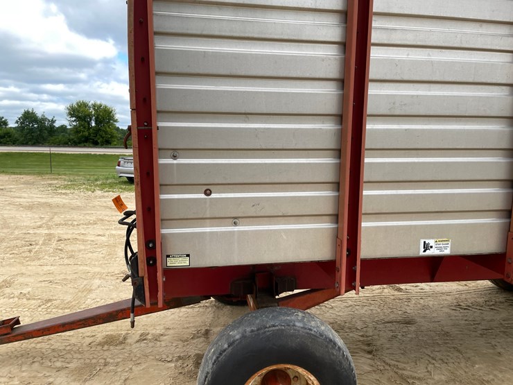 #408-•-h-&-s-18'-chopper-box-image-10