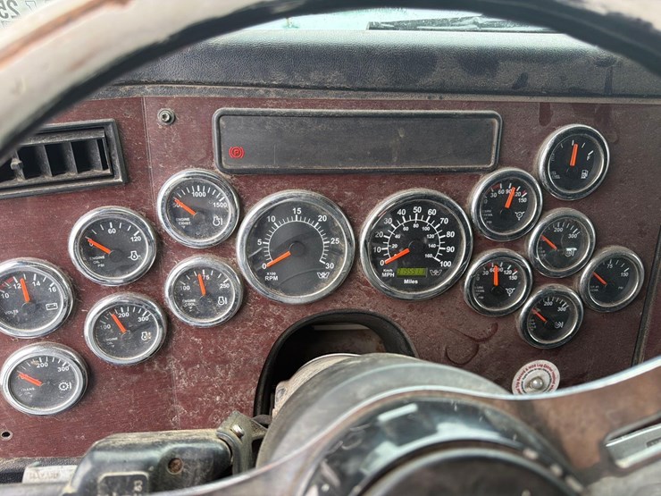 2016-western-star-4900sf-image-23