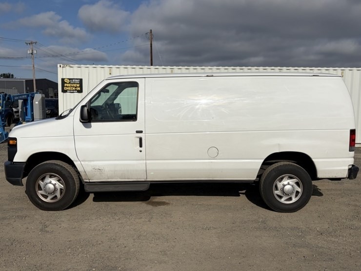 2013-ford-e350-image-7