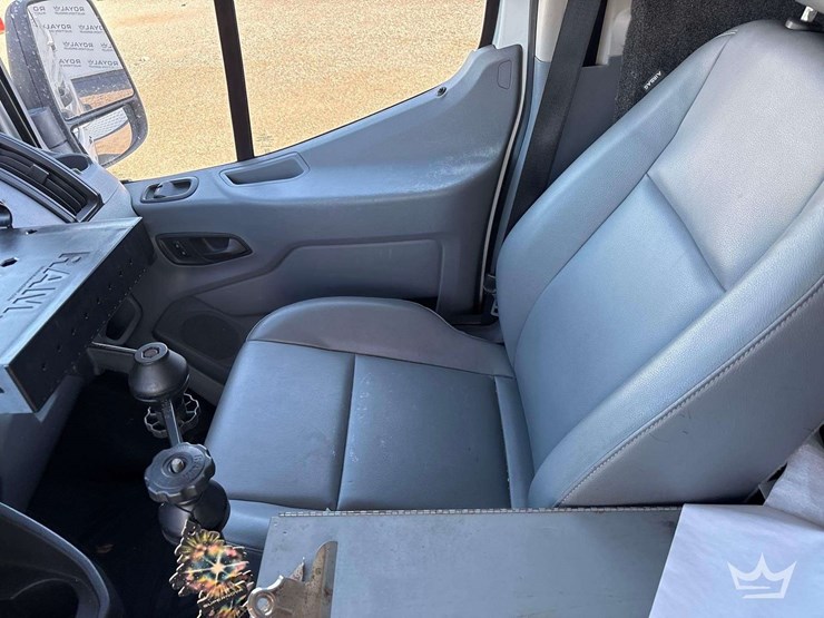 2016-ford-transit-image-15