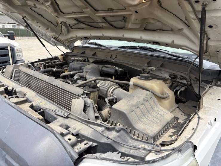 2012-ford-f550-xl-image-7