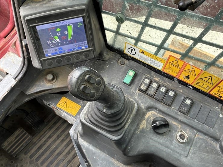2019-takeuchi-tl10v2-image-18