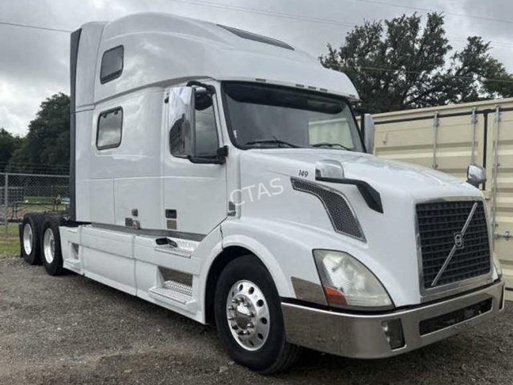 #14-•-2013-volvo-tractor-truck-730-model-image-3