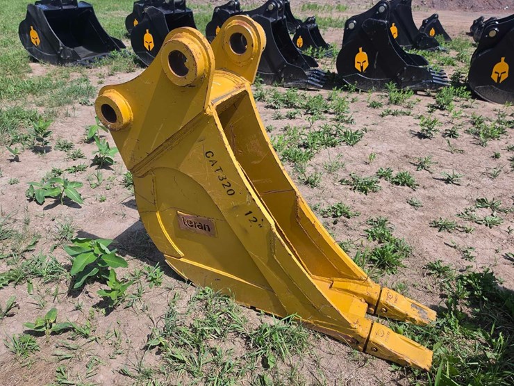 caterpillar-320-image-2