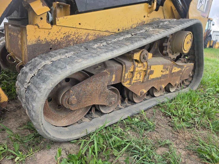 2020-caterpillar-259d3-image-8
