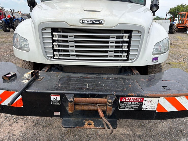 2012-freightliner-m2-digger-derrick truck-vn:hbl2046-awd,-image-20