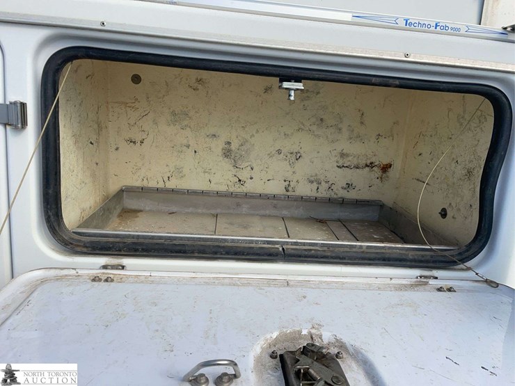 2011-ford-f350-image-19