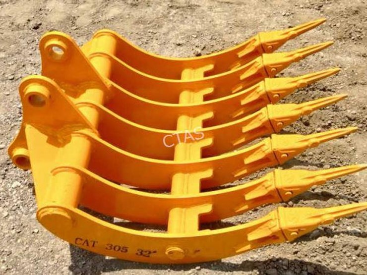 #139-•-cat305-32"-excavator-rake-with-teeth-image-2