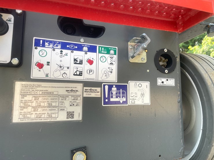 #102-•-2025-skyjack-sj3220e-scissors-lift-image-40