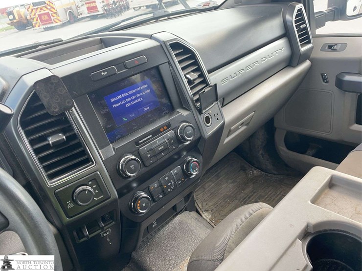 2021-ford-f250-image-14
