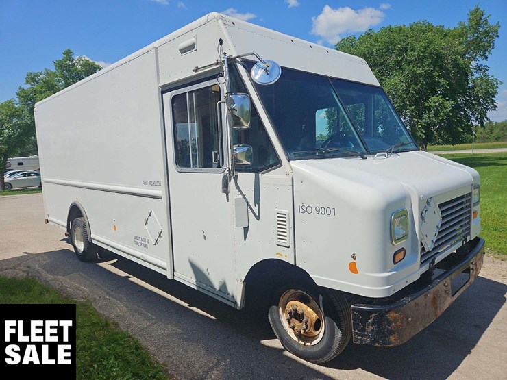 2012-ford-e-series-s/a-step-van-image-3