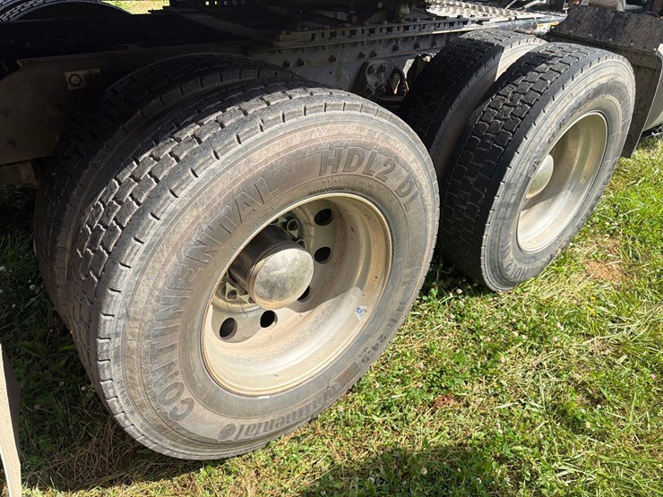 2021-kenworth-t880-image-8