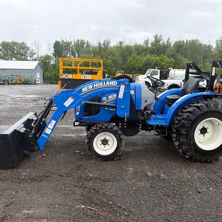 NEW HOLLAND WORKMASTER 35
