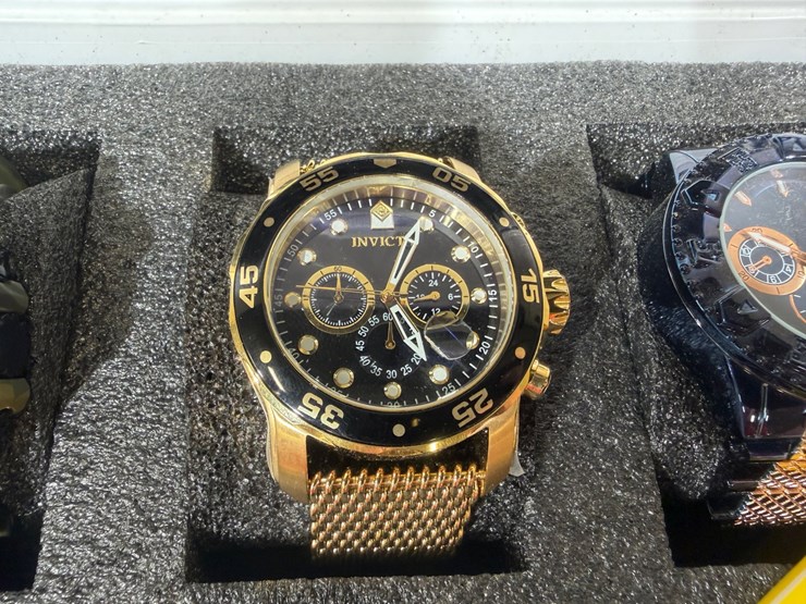 #84577-•-box-of-invicta-watches-image-10