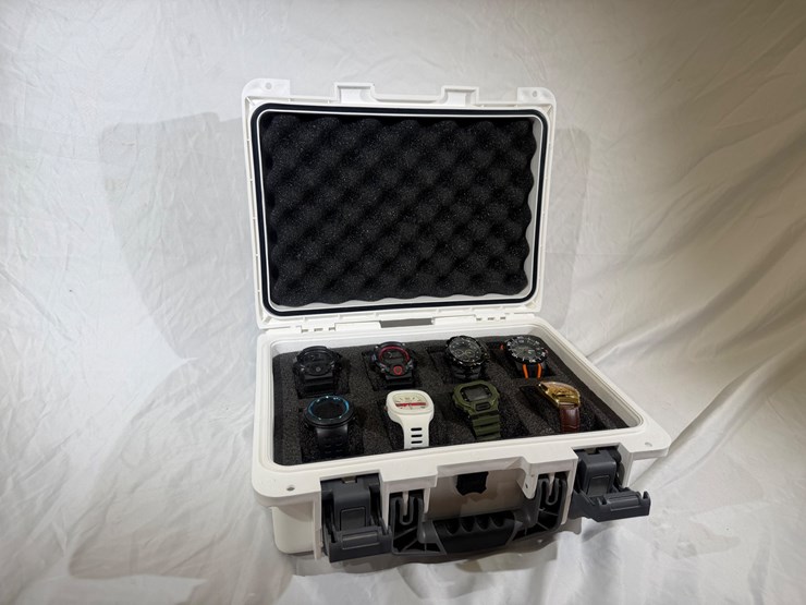#84576-•-box-of-invicta-watches-image-2