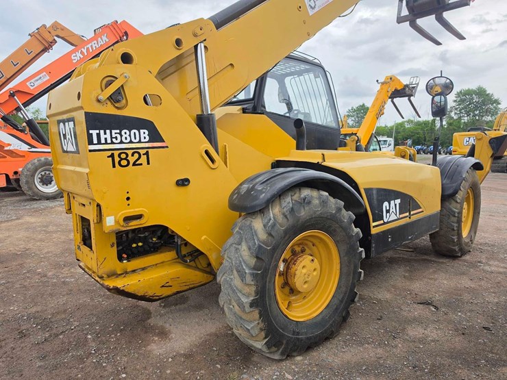 caterpillar-th580b-image-4