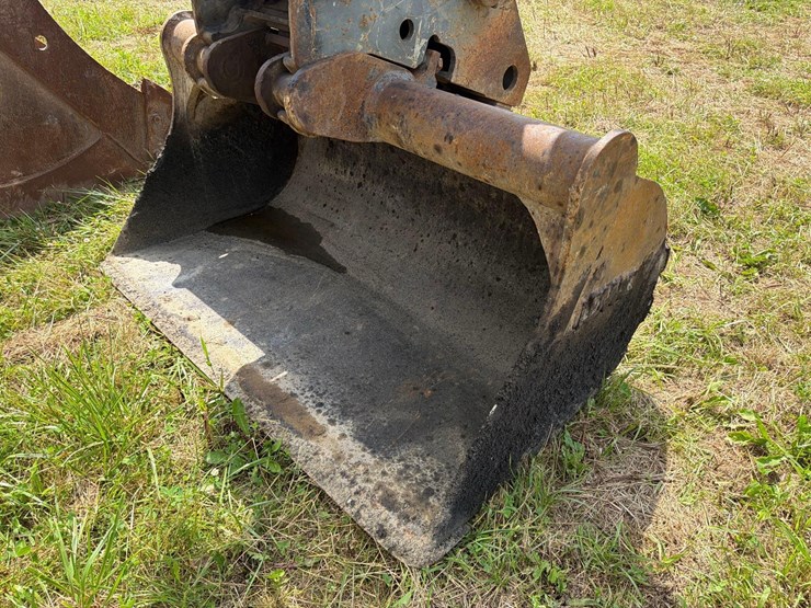 volvo-ew180b-image-15