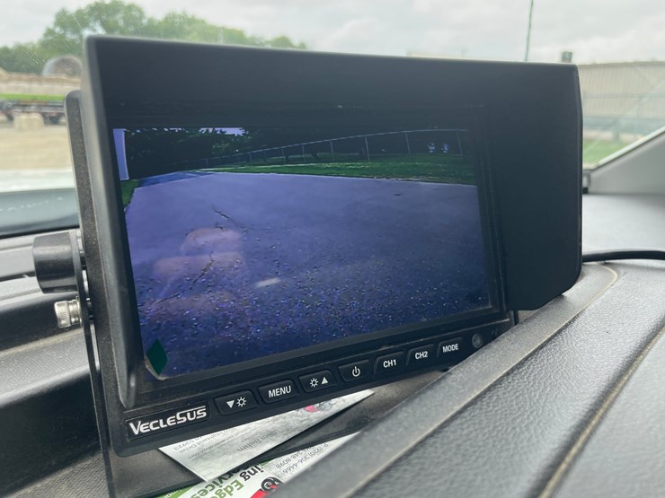2021-chevrolet-3500-image-38