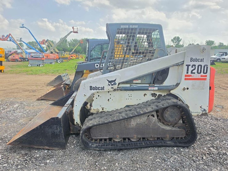 bobcat-t200-image-1