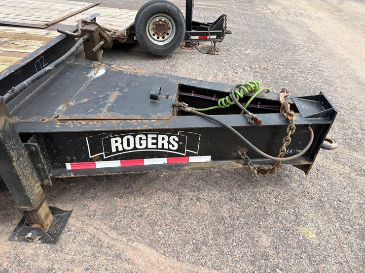 2013-rogers-tag21-28/102/02xsp-tagalong-trailer-vn:1rbt35209dar25983-image-11