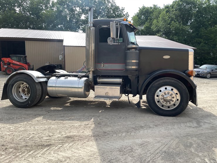 peterbilt-379-image-4