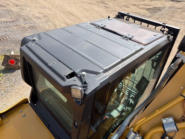 2023-caterpillar-340-image-26
