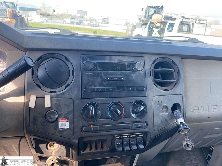 2010-ford-f550-image-13