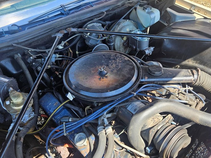 1976-cadillac-coupe-deville-image-11