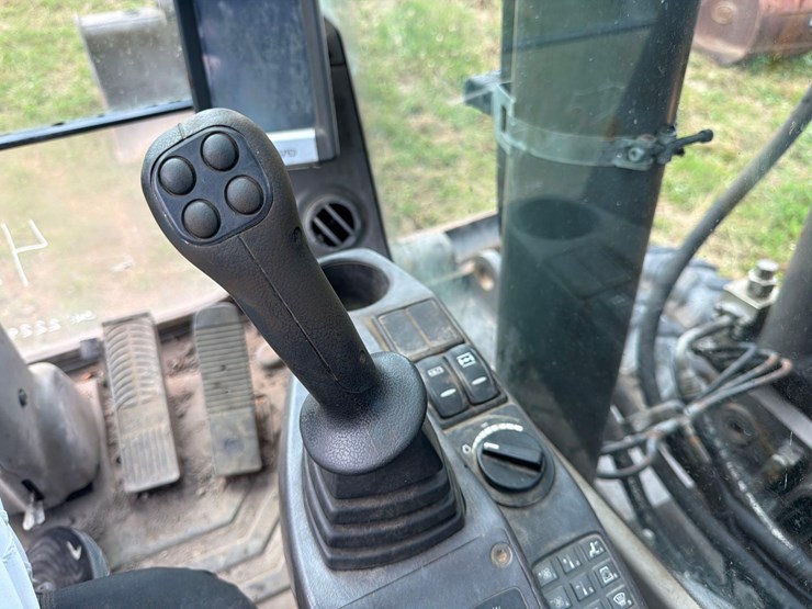 volvo-ew180c-image-32