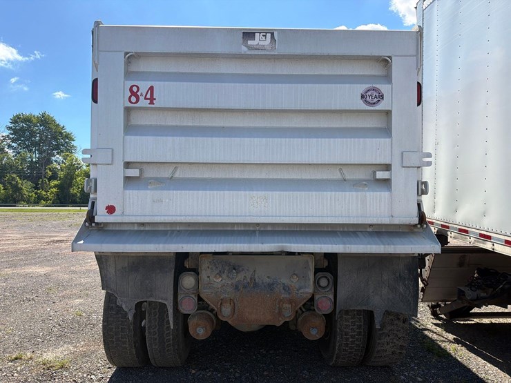2017-peterbilt-567-image-6