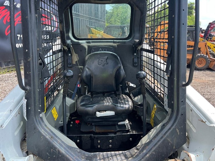 2022-bobcat-t550-image-17